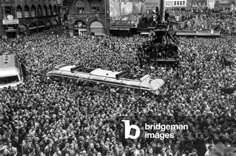 Image of 1954 FIFA World Cup: Germany's National Football team is welcomed