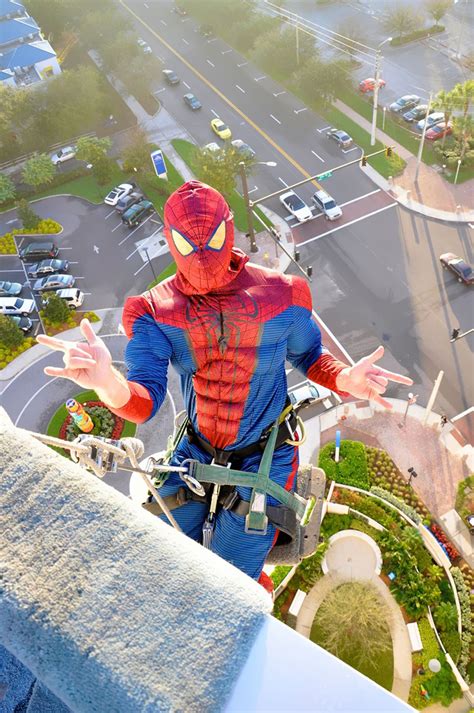 Window Cleaners Dress up as Super Heroes to Cheer Up Kids at Hospital ...