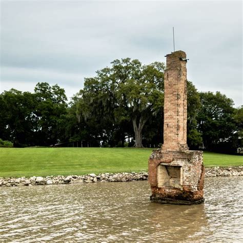 Lake Peigneur – New Iberia, Louisiana - Atlas Obscura