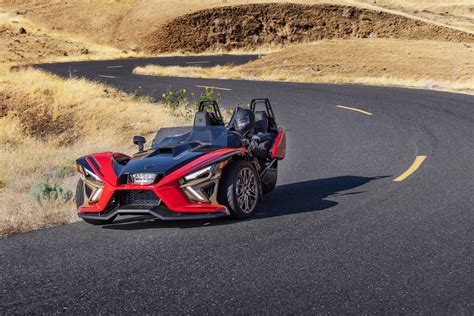 2022 Slingshot Signature LE | First Look Review | Rider Magazine