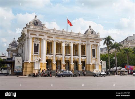 Hanoi Opera House Stock Photo - Alamy