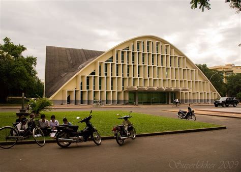 Royal University Phnom Penh | Described previously as a shel… | Flickr