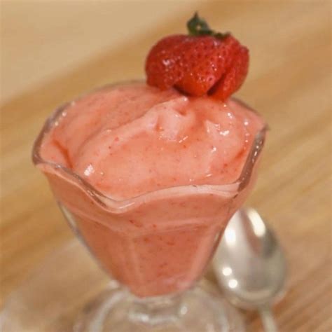 Sugar-Free Strawberry Frozen Yogurt Recipe - EatingWell