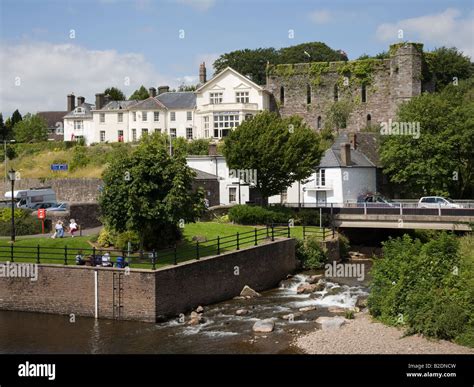 Brecon castle and the Castle Hotel Brecon Wales UK Stock Photo: 18741881 - Alamy