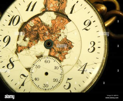 Broken Watch Stock Photo: 4206095 - Alamy