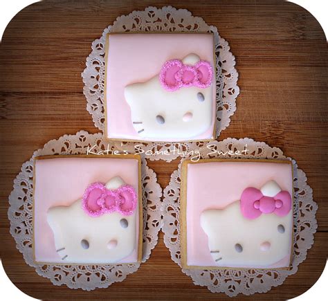 {Katie's Something Sweet}: Hello Kitty Cookies