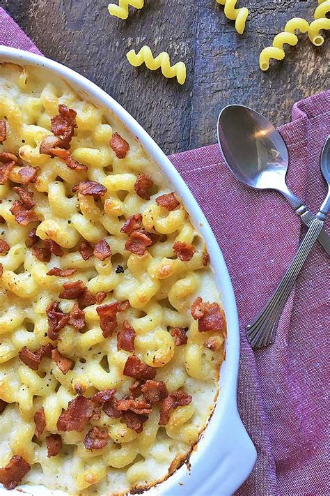 How to Make the Cheesiest Mac and Cheese with Bacon | Foodal