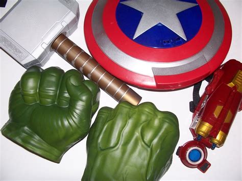 AVENGERS Assemble Roll Play Toys