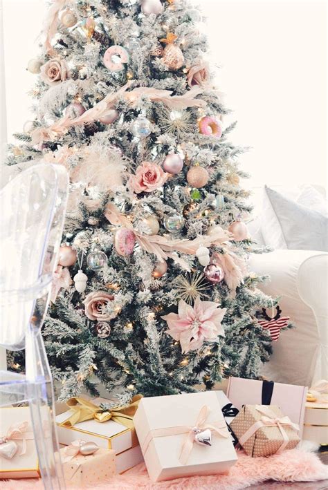 Pink Christmas Decor Ideas That'll Inspire You | TIDBITS