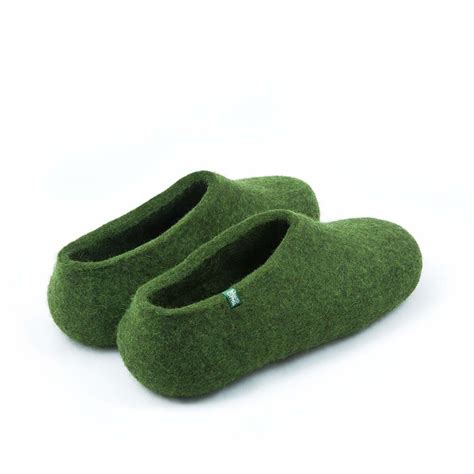 Green felt slippers for men BASIC collection by Wooppers