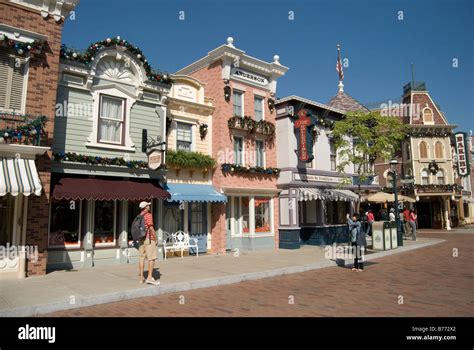 Main Street Usa Disneyland High Resolution Stock Photography and Images ...