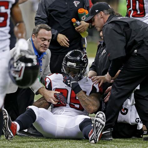 William Moore Injury: Updates on Falcons Safety's Shoulder and Recovery ...