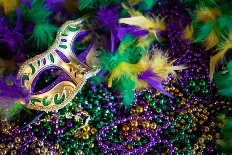 Mardi Gras Decorations: DIY and Low-Cost Ideas, Plus Invites