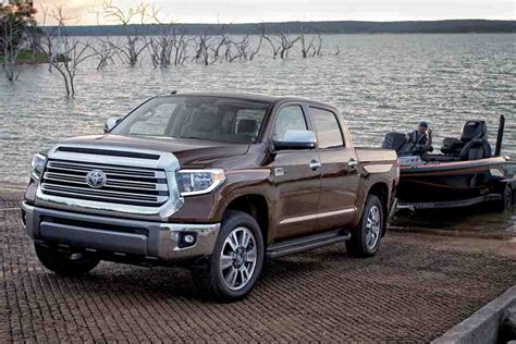 2019 Toyota Tacoma vs. 2019 Toyota Tundra: What's the Difference ...