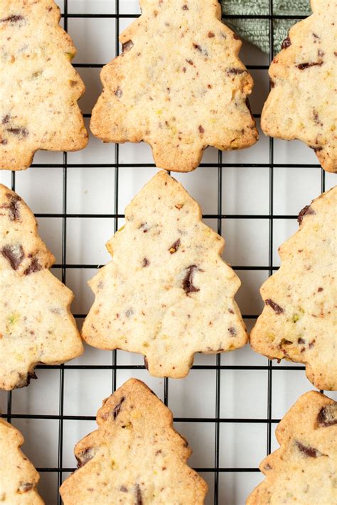 Pistachio Chocolate Shortbread Cookies