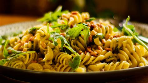 Fusilli Pesto Pasta - Easy Meals with Video Recipes by Chef Joel Mielle - RECIPE30