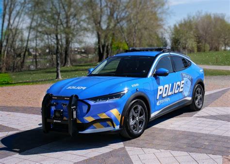 Ford Mustang Mach-E police car makes debut in Quebec - Drive Tesla