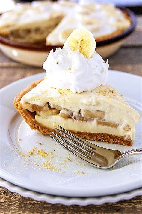 Banana Pudding Cheesecake - Lil' Luna