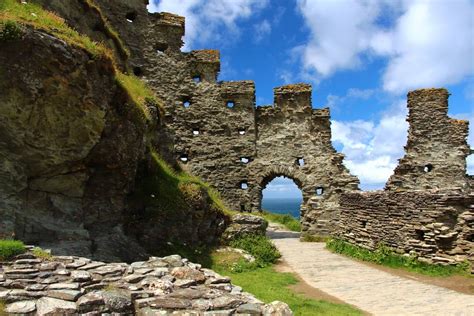 Tintagel Castle: Arthurian Legend Mixes with True History | Ancient Origins