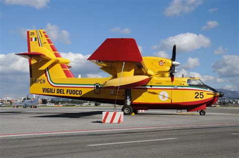 Bombardier CL-415 Canadair - Coccarde Tricolori