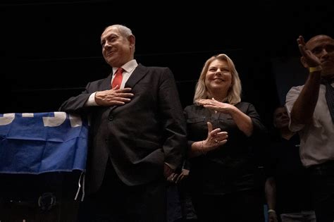 With the Return of Netanyahu in Israel, His Family Is Back, Too - The New York Times