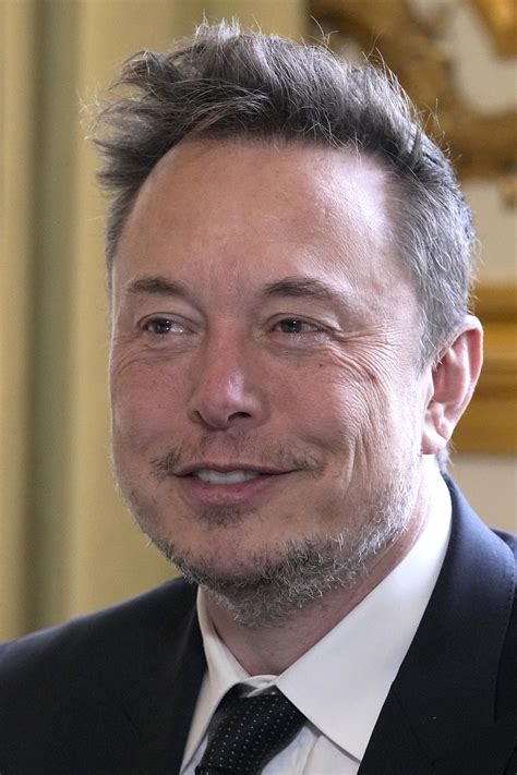 Macron, Musk meet in Paris to discuss investment projects