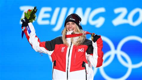 Mid-final phone call lifts Anna Gasser to consecutive Big Air golds at Beijing 2022