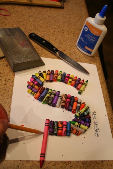 blog: Crayon Teacher Crafts!