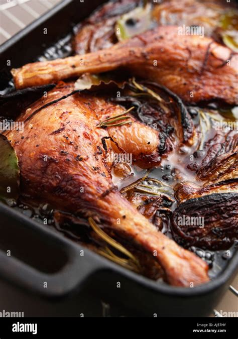 Tin confit duck legs hi-res stock photography and images - Alamy