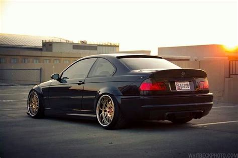 BMW E46 M3 black with massive deep dish gold rims | Voiture, Moto