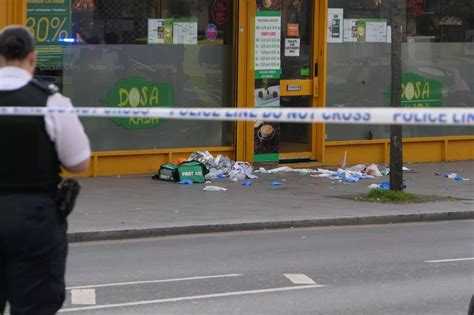 Croydon stabbing: First pictures from scene where man collapsed after ...