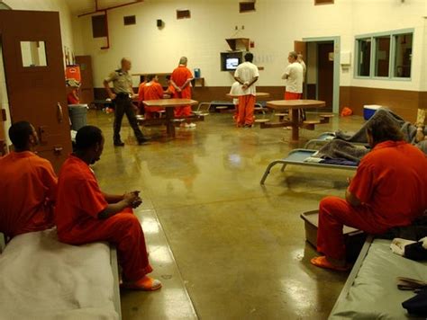 7 go undercover at Clark Co. Jail for A&E show