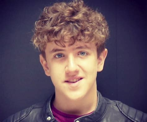 Henry Gallagher - Bio, Facts, Family Life of British Pop Singer