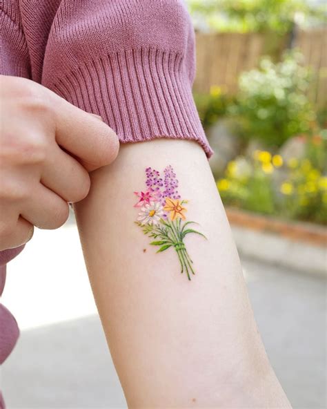 The Best Daisy Tattoo Ideas and Meaning | Daisy tattoo, Small daisy tattoo, Daisy tattoo designs