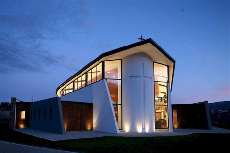 Holy Family Catholic Church by Condon Scott Architects: Solid Walls of ...