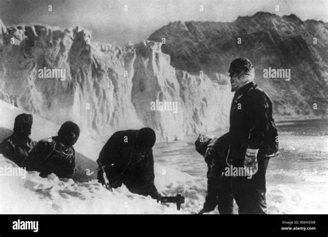 Ernest Shackleton Expedition Stock Photos & Ernest Shackleton ...