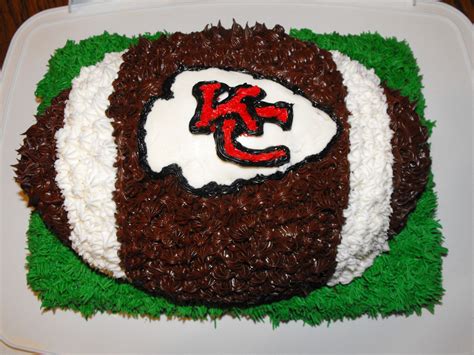 Kansas City Chiefs Football Cake | Football birthday cake, Football cake, Superbowl party food