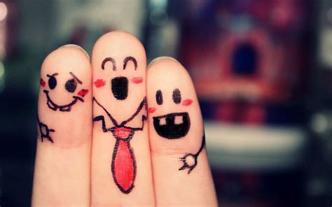 Funny Finger Faces Wallpapers