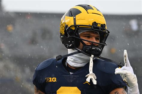 Blake Corum Is Elite And So Is Michigan Football's Defense - Sports Illustrated Michigan ...