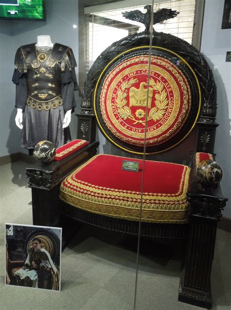 Hollywood Movie Costumes and Props: Commodus costume and throne from ...