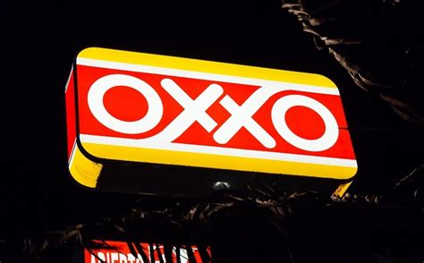 Ex cajera del Oxxo confiesa cómo hizo que clienta que sólo iba por ...