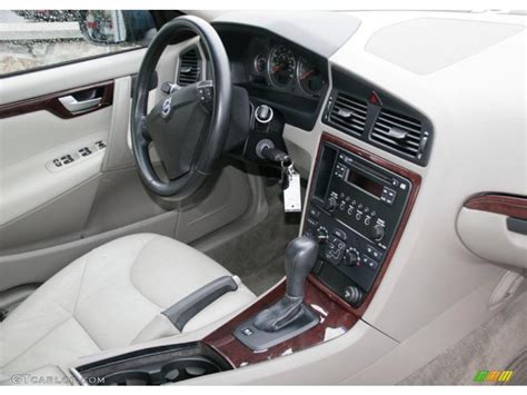 Taupe Interior 2008 Volvo S60 2.5T AWD Photo #41512105 | GTCarLot.com