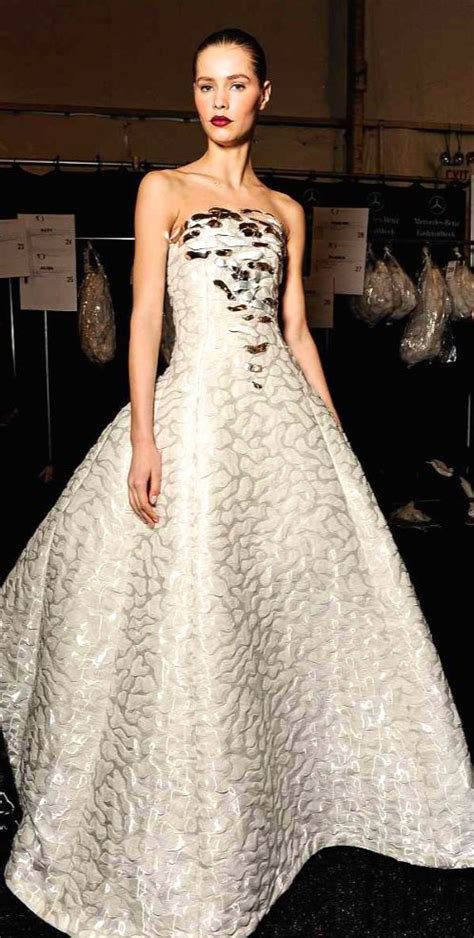 Carolina Herrera Haute Couture Dresses, Couture Fashion, Runway Fashion, Evening Outfits ...