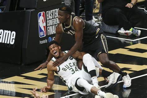 Giannis Suffers Grim Knee Injury - NBA Trade Rumors - BBallRumors.com