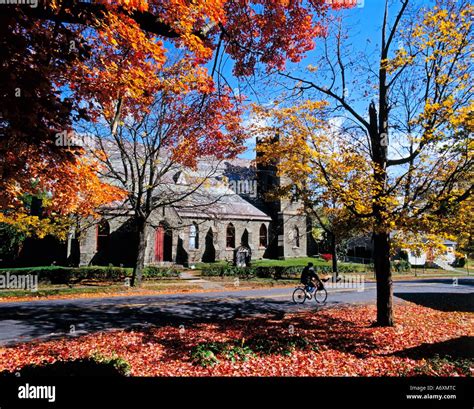 Kingston new york fall foliage hi-res stock photography and images - Alamy