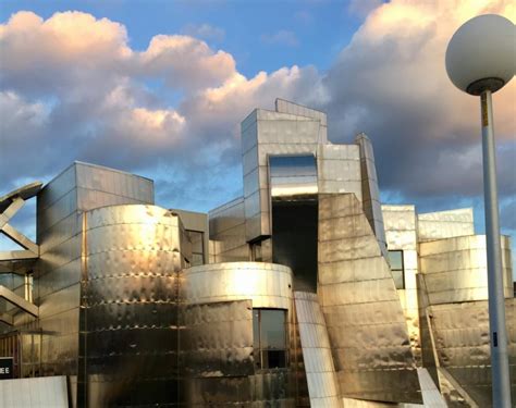 Campus Contrived: The Weisman Art Museum – The Minnesota Daily