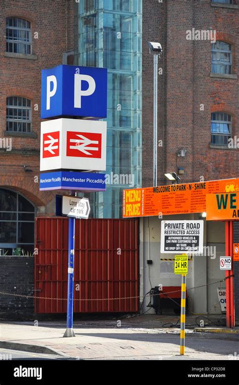 Manchester Piccadilly train station car park Stock Photo - Alamy