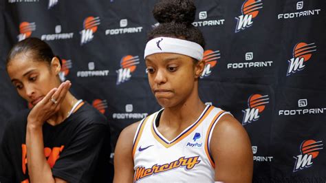 Phoenix Mercury Pay Tribute to Brittney Griner