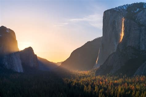 You Can't Miss The 2023 Yosemite Firefall This Winter » Parked In Paradise