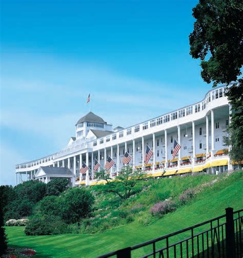 The Granf Hotel from Somewhere in Time movie. Nice | Grand hotel mackinac island, Mackinac ...